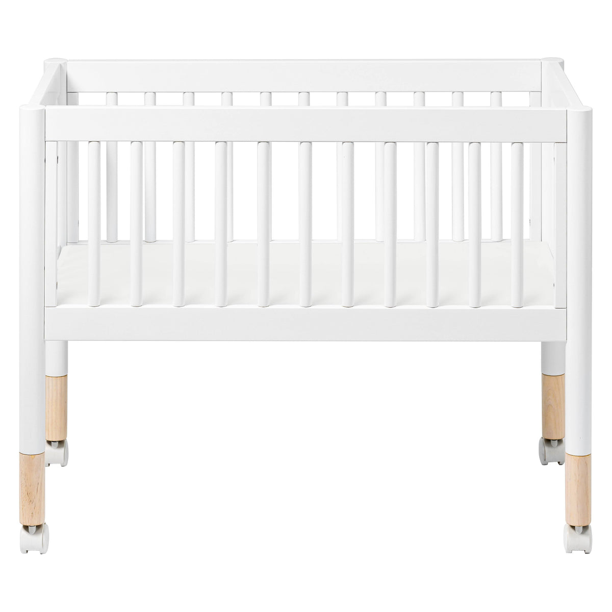 White Washed Natural Portable Bassinet M33096