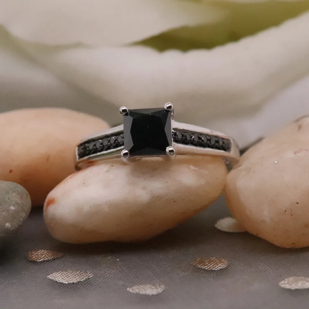14K White Gold Black Diamond Engagement Ring, Size 7 R598965