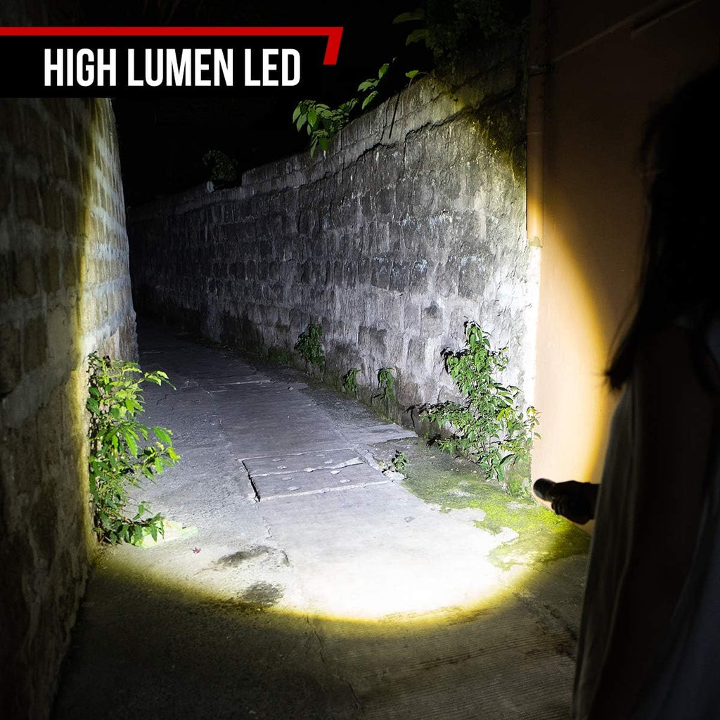 LED Flashlight with Zoomable Beam D65756