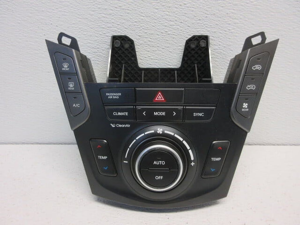 Pre-Owned Hyundai Santa Fe Heat A/C Temperature Control Unit F631