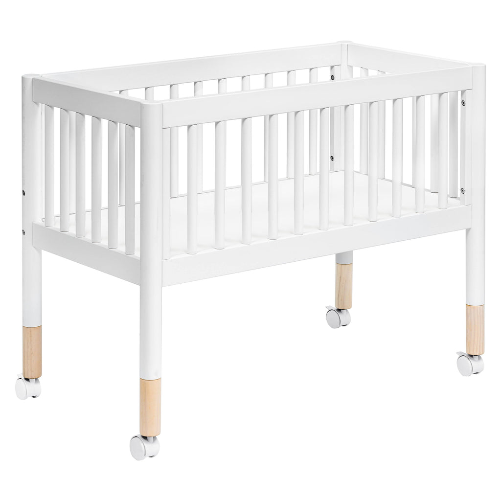 White Washed Natural Portable Bassinet M33096