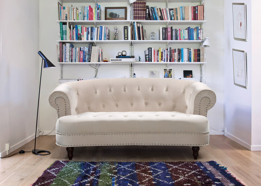 Chesterfield Loveseat C397