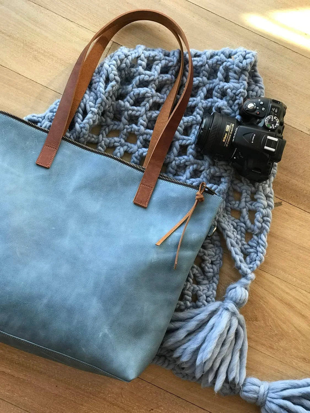 Large Blue Leather Bag B7800