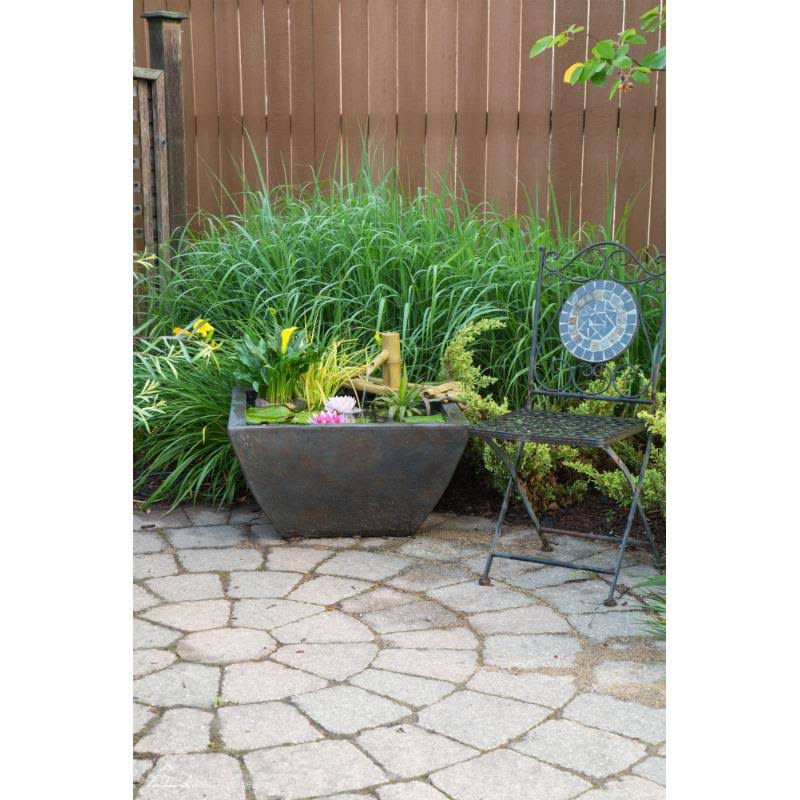 Textured Gray Slate Aquatic Patio Pond E77524